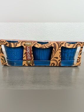 NWT gorgeous deep blue pots with tray